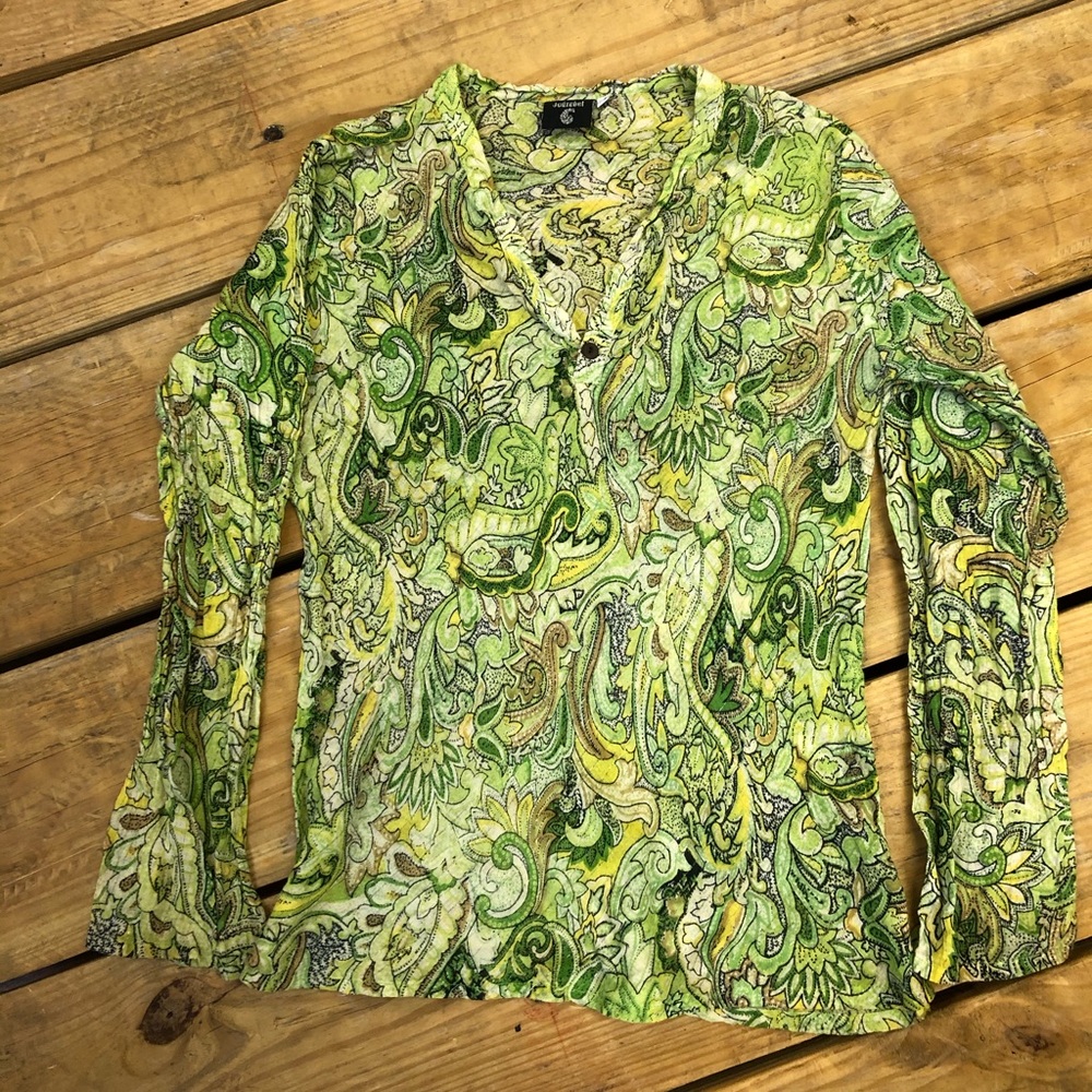 Jedzebel Dressy Top SZ L 🌺